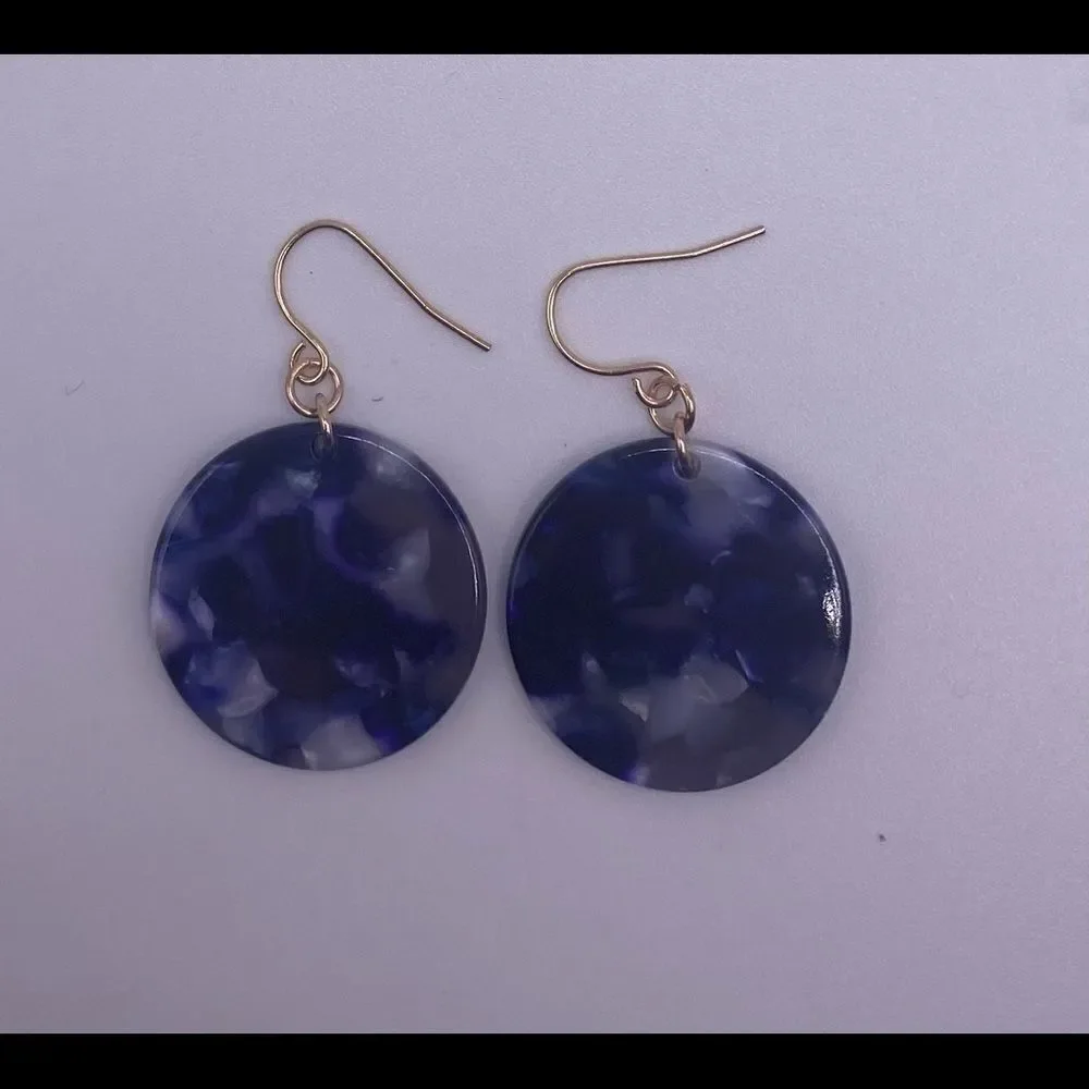4/$20 Isaac Mizrahi Marbled Resin Earrings